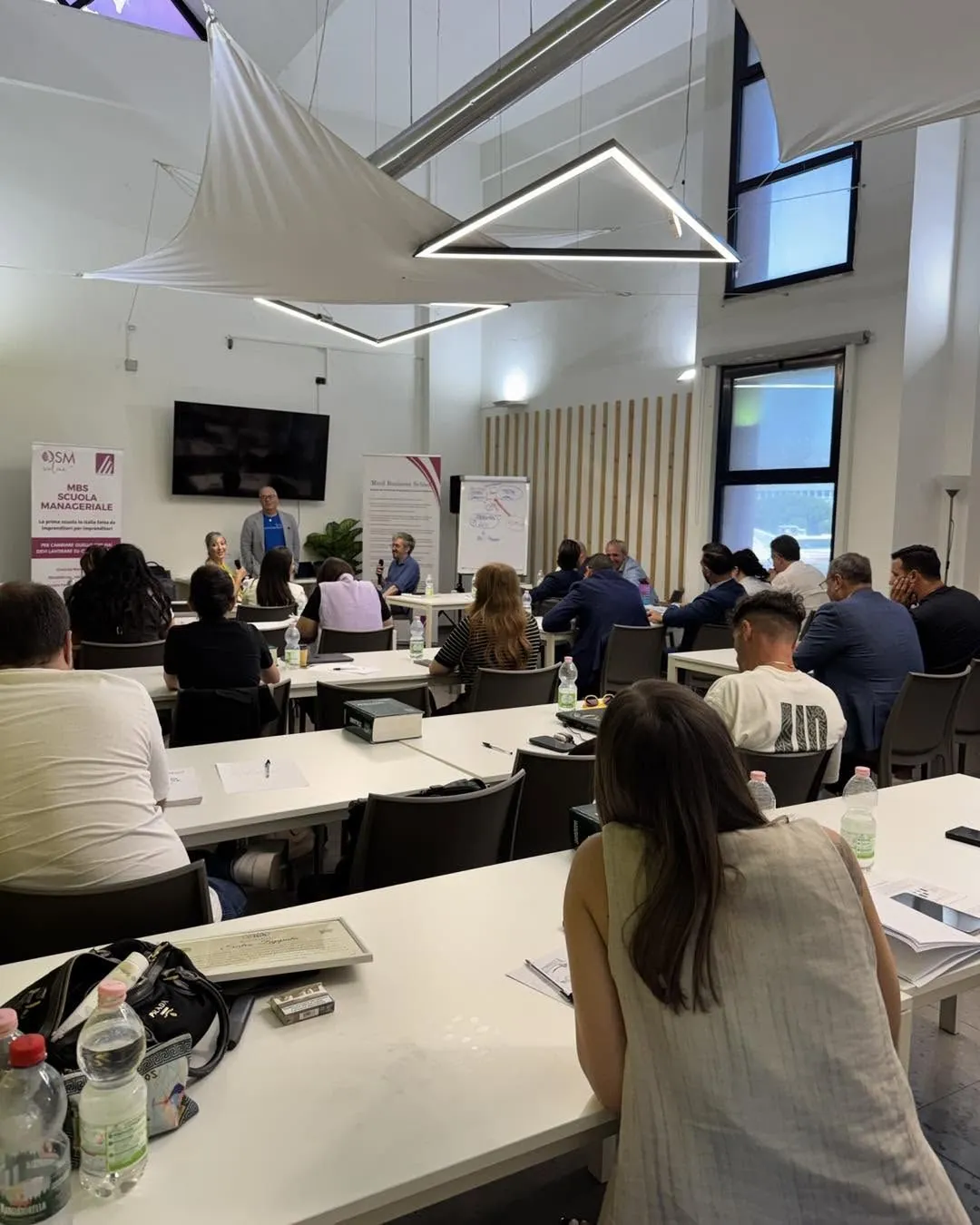 Classe al lavoro durante un percorso formativo